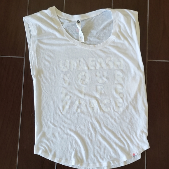 NWOT! VIMMIA WHITE ACTIVE SHORT SLEEVE T-SHIRT - Picture 3 of 6
